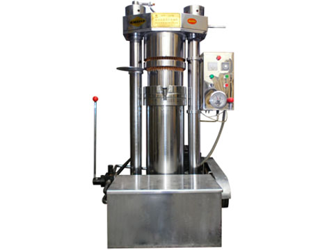 為什么液壓榨油機(jī)能夠得到廣大客戶的青睞呢？